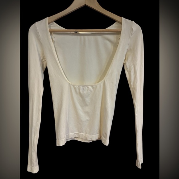 Intimately Free People long sleeve low back top - Picture 2 of 3